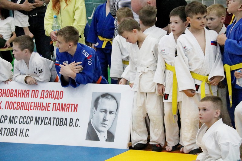 В Озерске состоялся региональный турнир по дзюдо среди юношей и девушек