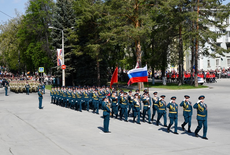 Забывать не имеем права: 9 мая в Озерске состоялся военный парад 
