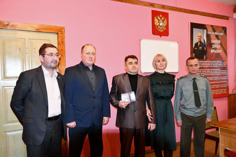В Озерске участнику СВО вручили медаль «За храбрость»